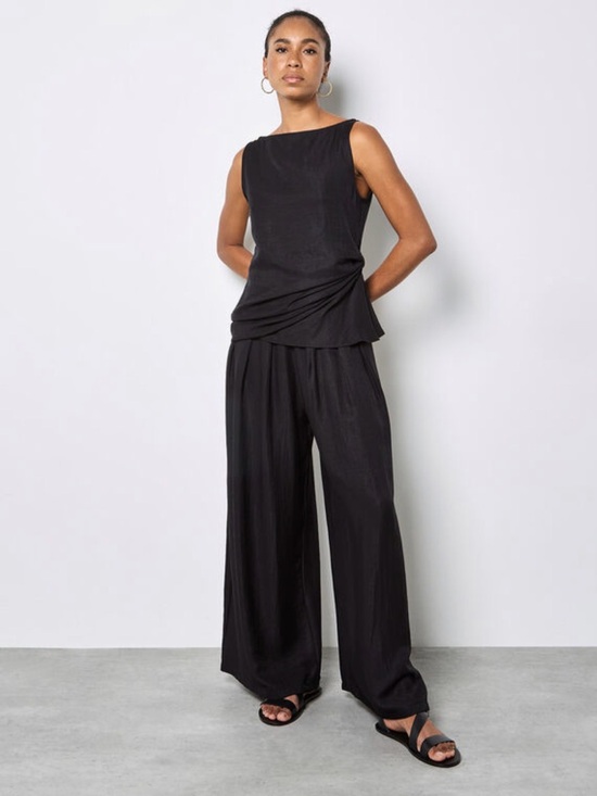 Pants - Apricot 🍑- Wide-Leg Black Pants - Sleek Sleeveless Design